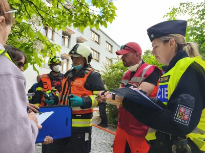 Biohazard tým jihočeské záchranky cvičil ve Strakonicích zásah u podezření na vysoce nakažlivou nemoc